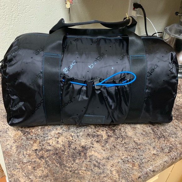 NWT Bebe Becca Large Duffle Bag - Picture 2 of 8